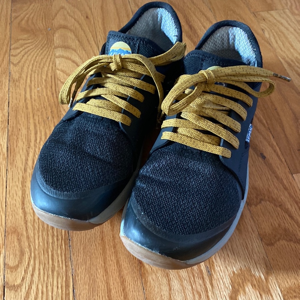 Lems athletic shoes size 7.5 EUC black and golden yellow color